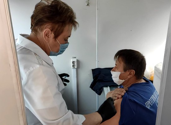 Пожарные в Волгоградской области получили вакцину от COVID-19